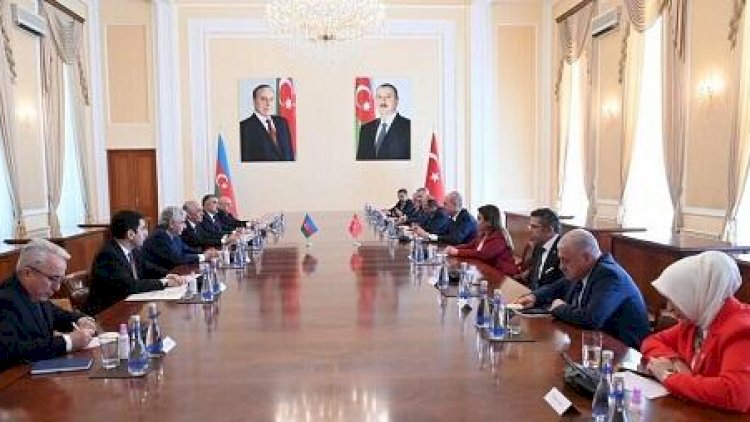    Baş nazir Numan Qurtulmuşla görüşdü   