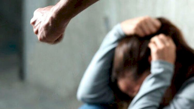    Bakıda oğlan gecəyarısı sevgilisini döydü - TƏFƏRRÜAT   