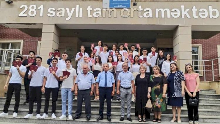    Suraxanıda 281 saylı məktəbin 24 məzununa Fərqlənmə attestatı təqdim olundu   - Fotolar