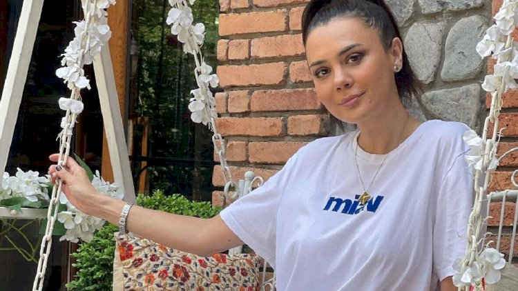    Oksana Rəsulova uşaqlığın xiffətini çəkir   
