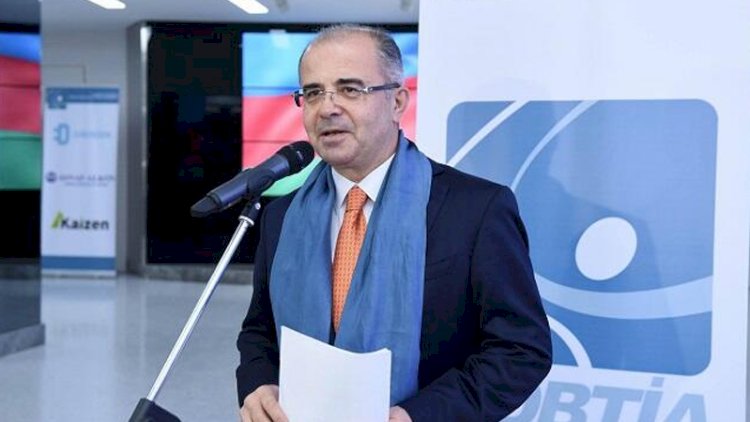    Akademiya rektorun 440 min manatlıq “Range Rover”inə görə cərimələnir?   