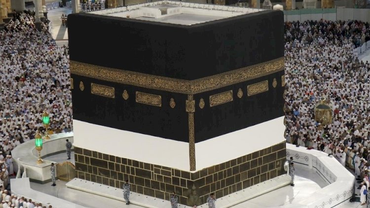    Kəbənin yeni örtüyünü 200 nəfər hazırlayıb   