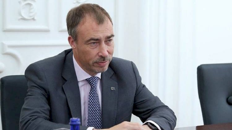    Aİ Klaarın mandatını uzatdı   