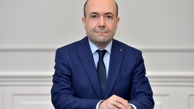    Nazir müavini Quranın yandırılması hallarını pislədi   