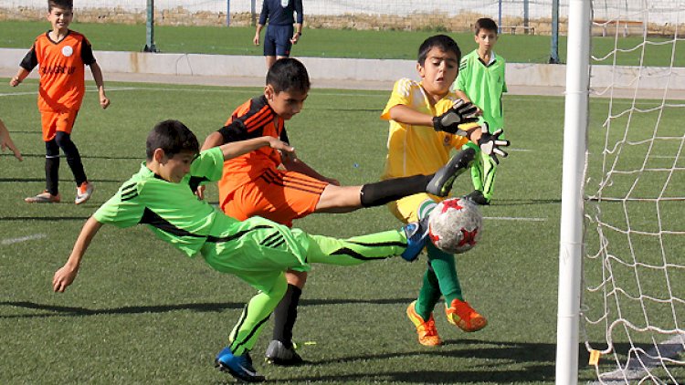    Azərbaycanda uşaq futbolu: Mövcud durum və inkişaf yolları...   