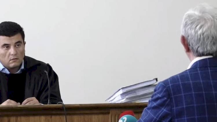    Məhkəmə qarşısına çıxan Sarkisyan ittihamla razılaşmır   