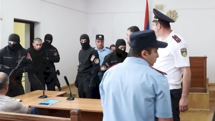    İrəvanda əsir saxlanılan Hüseynin ömürlük həbsi tələb olunur   