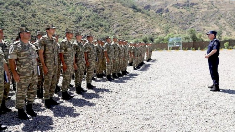    Baş Prokuror sərhəddəki hərbi hissələrə getdi   