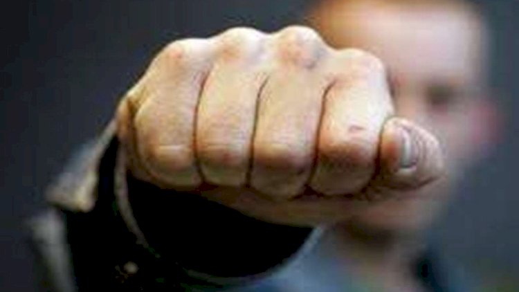    Oğul sevgilisi ilə 85 yaşlı anasını döyüb öldürdü   