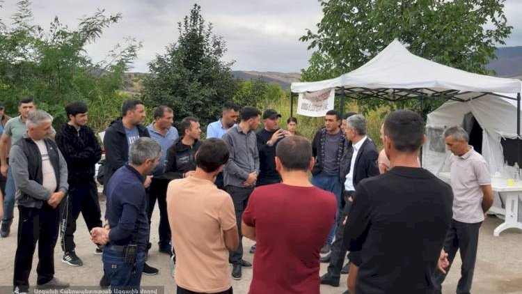    Ermənilər Əsgəran-Xankəndi yolunu beton istehkamlarla bağladı   