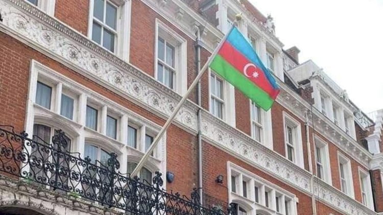    Ermənilər Azərbaycan səfirliyinə hücum etdi    