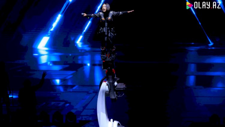    Röya konsertində hit mahnıları səsləndirdi   