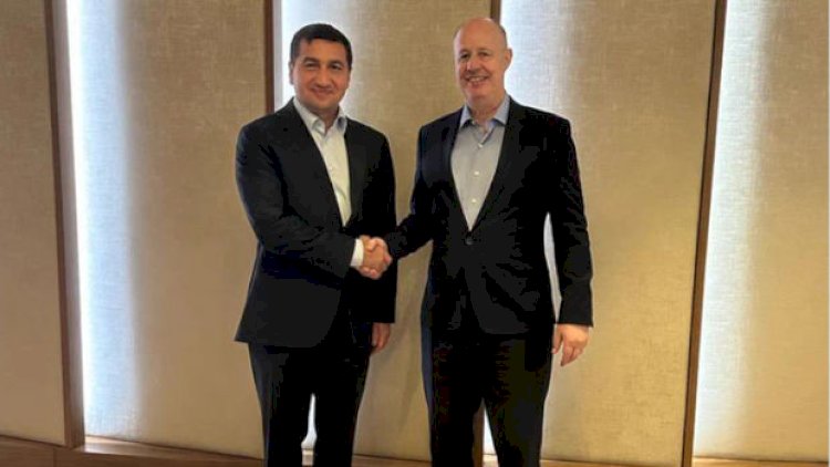    Hikmət Hacıyev İsrail Milli Təhlükəsizlik Şurasının rəhbəri ilə görüşdü   