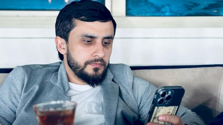    Aysunun keçmiş əri qızını üzə çıxardı   - Video