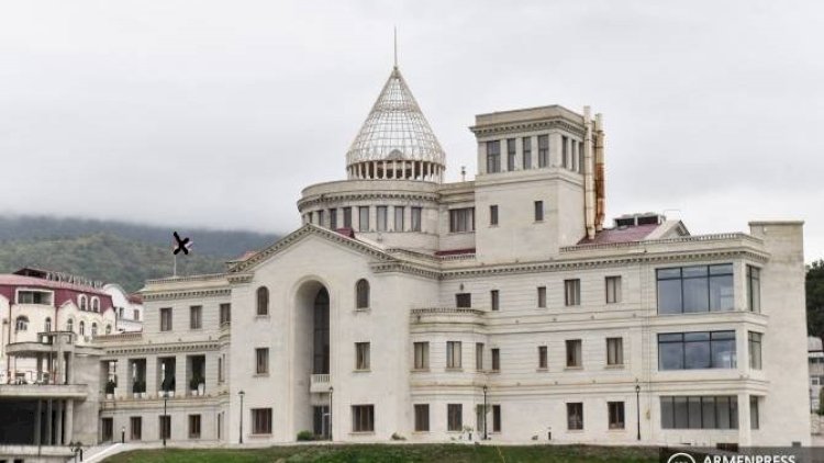    “Azərbaycan Xankəndidə o üzdəniraq “seçki”lərin keçiriləcəyi “parlament” binasını...”   