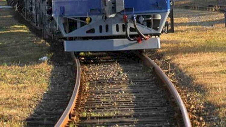    Sabirabadda qatarla traktor toqquşdu, sürücü öldü   