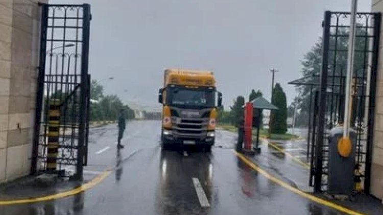    Qarabağa 15 ton yük çatdırılıb - RQXC   