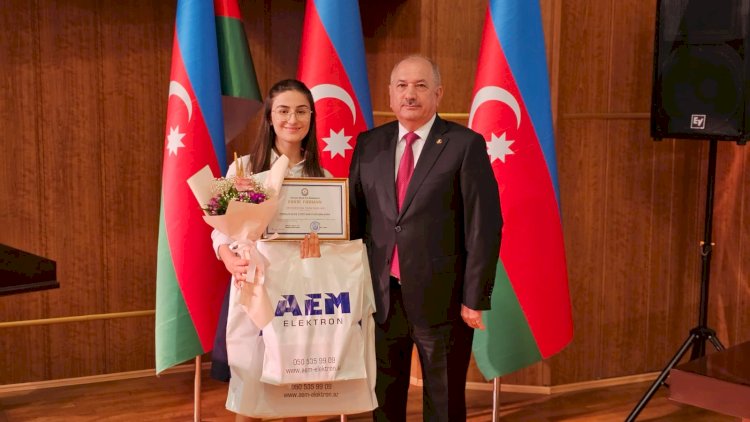    Suraxanıda 600-dən yuxarı bal toplayan məzunlarla görüş keçirildi   