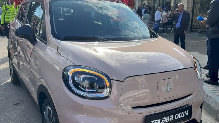    Bakıda ata tələbə qızına maşın bağışladı   