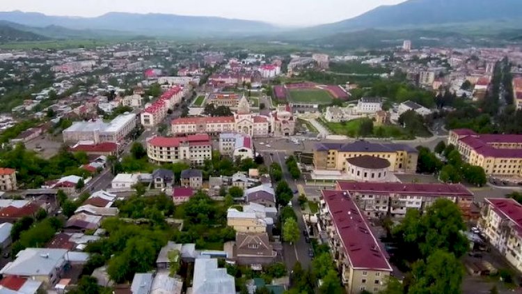    Azərbaycanlılar Xankəndinin girişindədir   