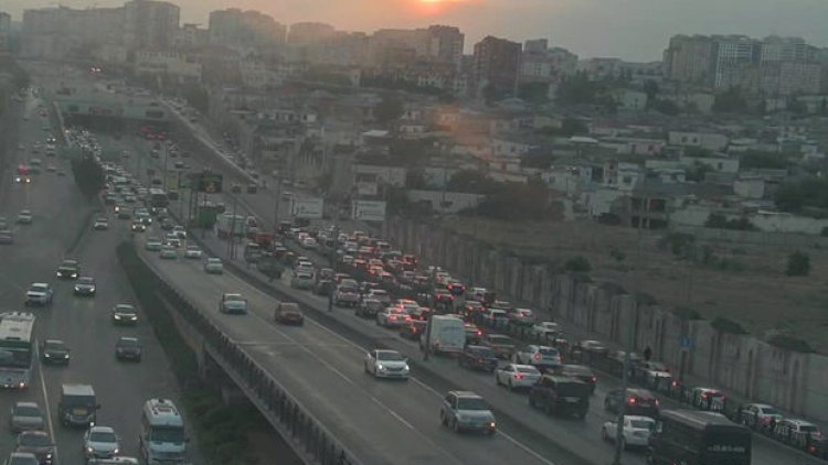    Bakıda yol qəzası sıxlıq yaratdı   