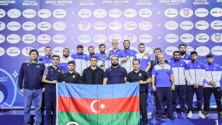   Dünya çempionatında tarixi uğur qazanmış Azərbaycan güləşçiləri Vətənə qayıtdılar   