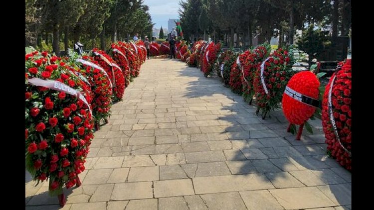    Qənirə Paşayevanın məzarı - Foto   
