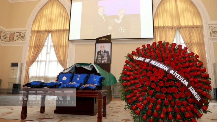    Prezident və birinci xanım vida mərasiminə əklil göndərdi   