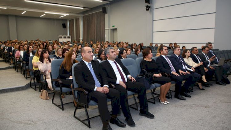    Məktəb direktorları ilə görüş keçirildi   