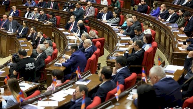    Paşinyan öz deputatarını cəzalandıracaq   