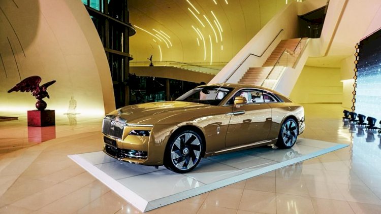    Spectre Azərbaycanda debüt edir: Rolls-Royce Motor Cars Baku tarixi anı qeyd edir -   FOTOLAR