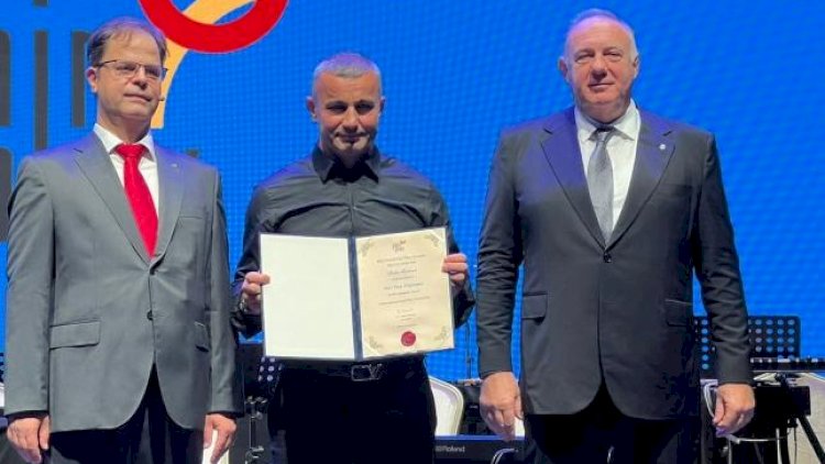    Qurban Qurbanov nüfuzlu mükafata layiq görüldü   