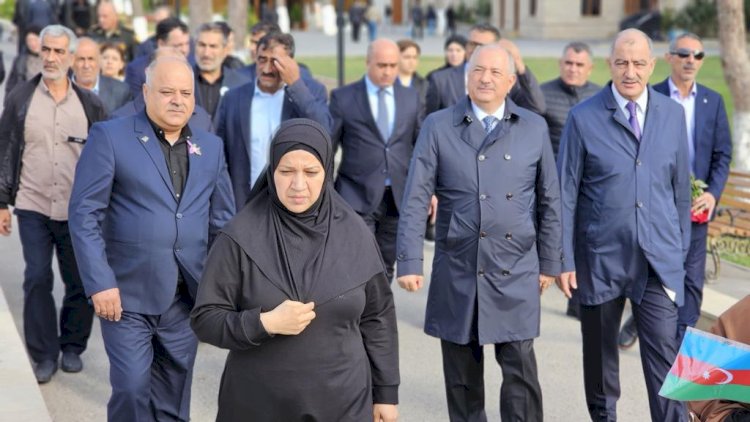    İcra başçısı şəhidin anım mərasiminə qatıldı - FOTOLAR   
