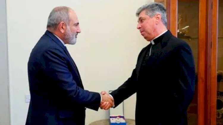    Vatikan elçisi Paşinyana Papanın ordenini təqdim etdi   