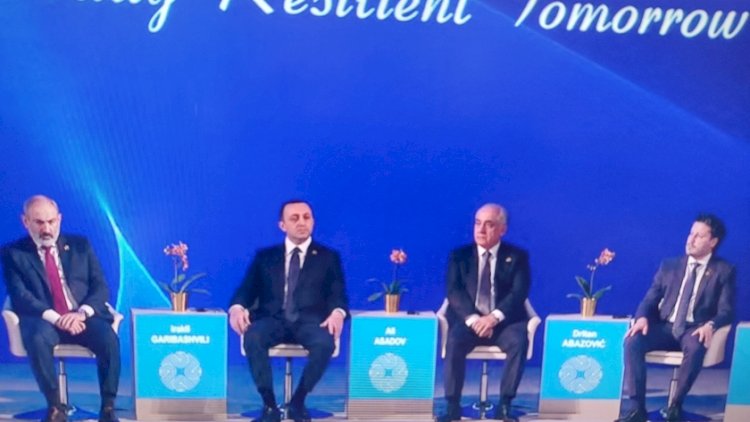    Əli Əsədovla Paşinyanın iştirak etdiyi forum başladı    