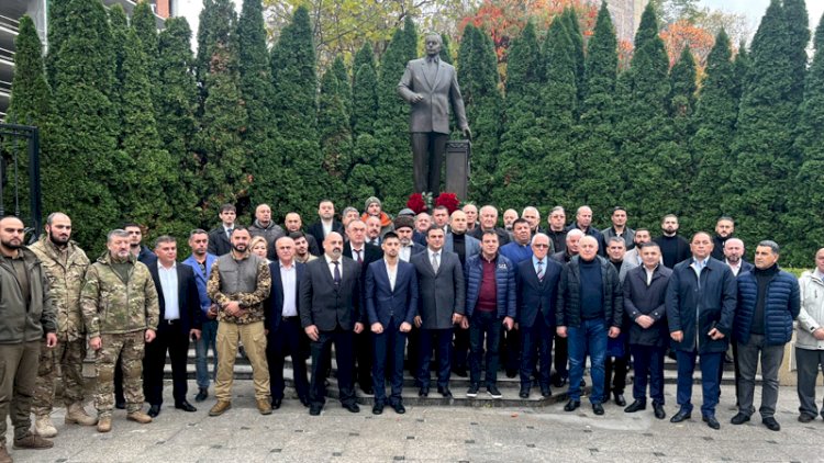    Azərbaycanın Ukraynadakı səfiri diasporla görüşdü - FOTOLAR    