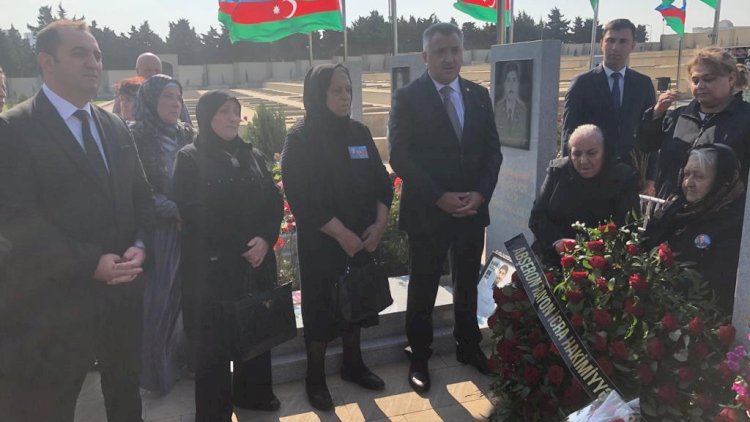    Abşeron rayonunda şəhidlər yad edilir - Fotolar   