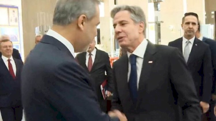    Blinkenin Fidanı qucaqlamaq istədi, biabır oldu - Video   