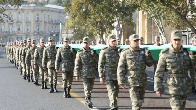   Bakıda hərbçilərin yürüşü keçirilir   