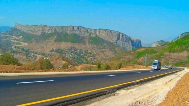    Naxçıvan yolu üstündə Yerevan – Moskva deyişməsi   