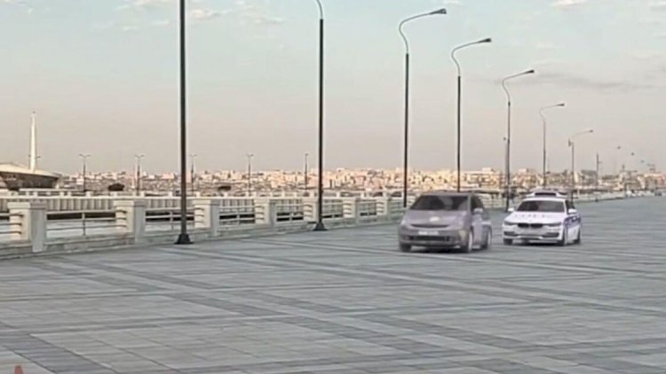    Bakıda DYP-dən qaçan “Prius“ dənizə düşdü? - VİDEO   