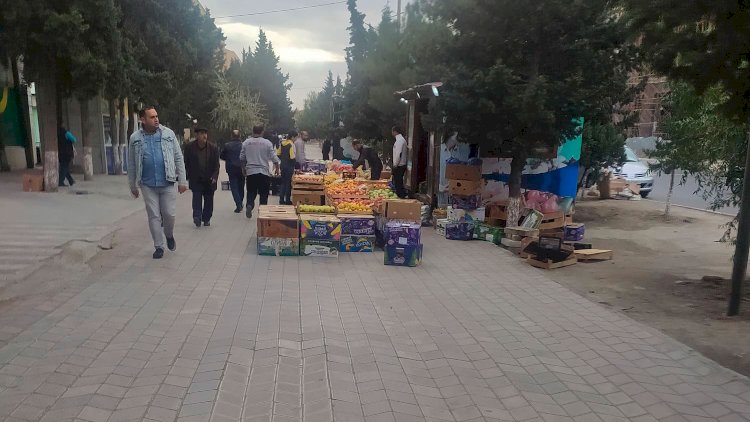    Sumqayıtda səkiləri kim satır? - Fotolar   