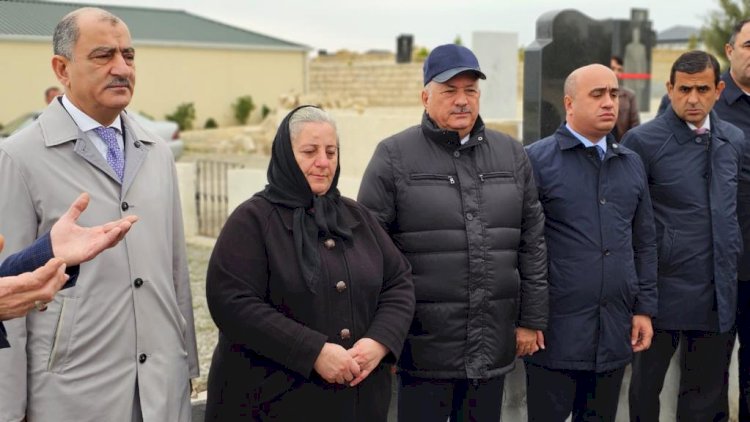    İcra başçısı şəhidin məzarı başında - FOTOLAR   