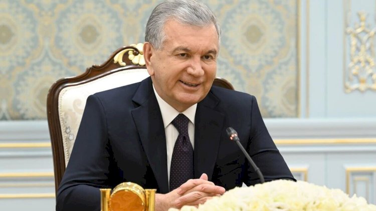   Mirziyoyev  Bakıya gəlir     
