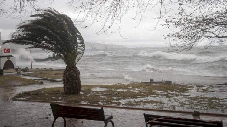    Türkiyədə sel və qasırğada 2 nəfər öldü, 10 nəfər yaralandı   