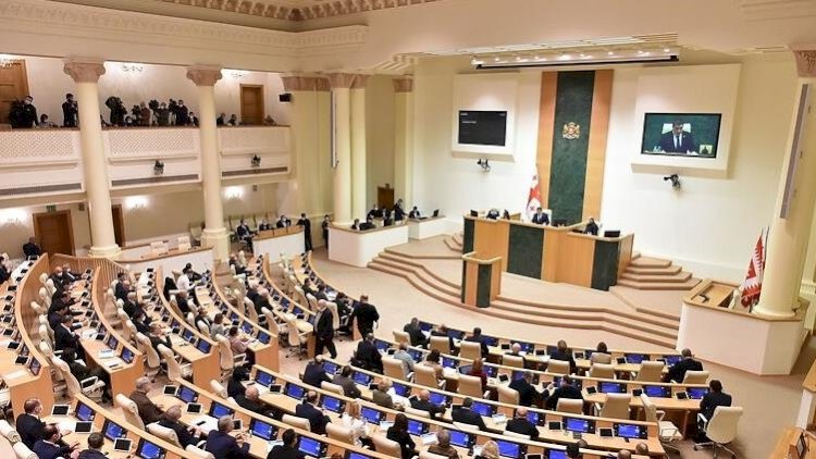    Gürcüstan parlamentində Rusiya əleyhinə təşəbbüs rədd edildi   