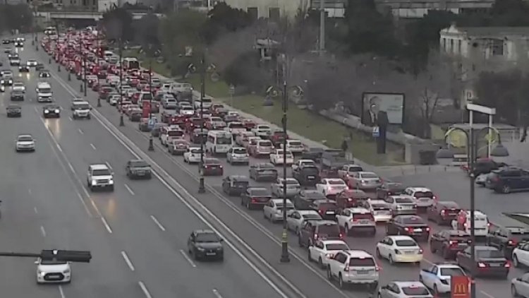    Bakının hansı yollarında sıxlıq yaranıb? - SİYAHI   