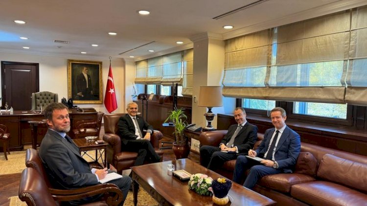    Fidanın müavini Klaarla Cənubi Qafqazı müzakirə etdi   
