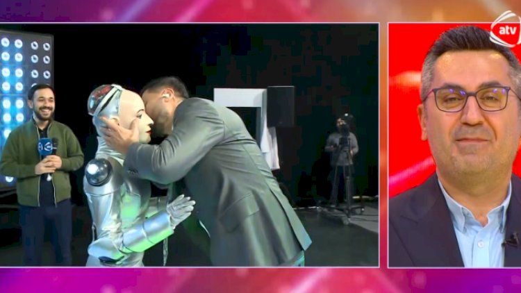    Zaur Kamal canlı efirdə robota “elçi düşdü” – VİDEO   