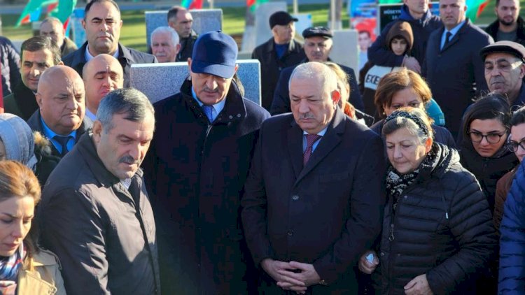    İcra başçısı şəhidin anım mərasimində - FOTOLAR   